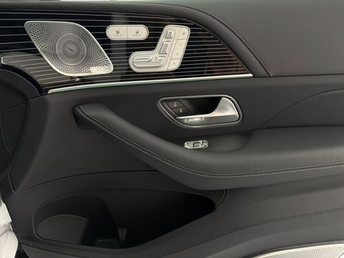New 2026 Mercedes-Benz Maybach GLS 600 4MATIC image 23