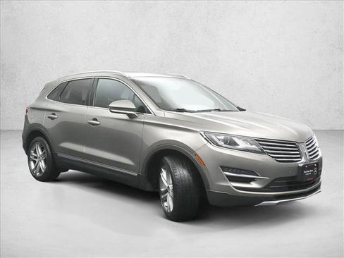 Used 2017 Lincoln MKC Reserve image 4
