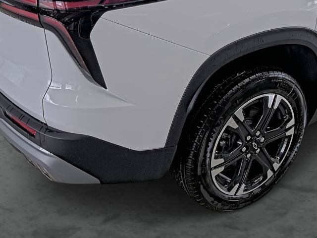 New 2027 Chevrolet Traverse LT w/ Sun and Wheel Package AWD/4WD image 13