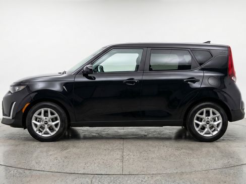 Used 2025 Kia Soul LX w/ LX Technology Package image 5