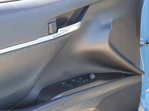 Used 2023 Toyota Camry SE image 21