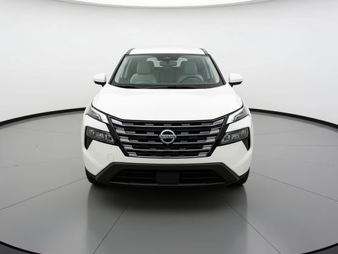 Used 2025 Nissan Rogue SV image 2