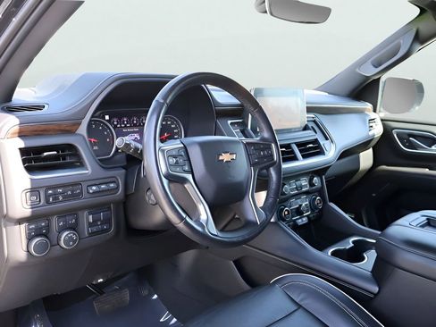 Used 2021 Chevrolet Tahoe Premier w/ Premium Package AWD/4WD image 18