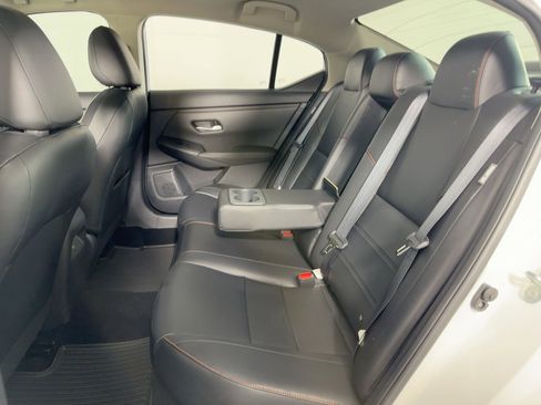 Used 2025 Nissan Sentra SR w/ SR Premium Package image 13