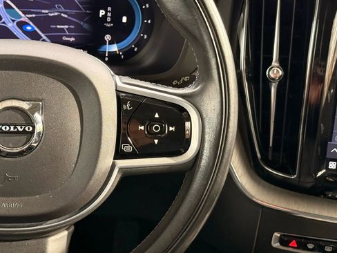 Used 2022 Volvo XC60 B5 Inscription w/ Advanced Package image 34