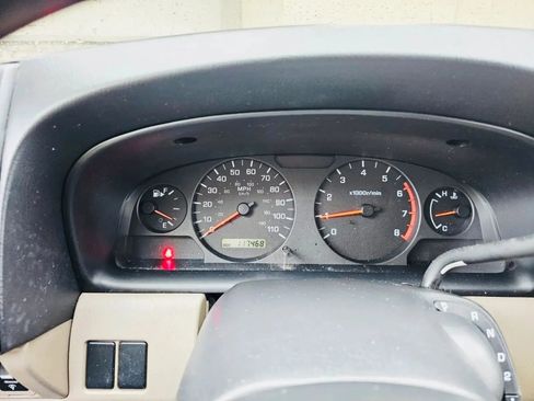 Used 2001 Nissan Frontier XE image 14