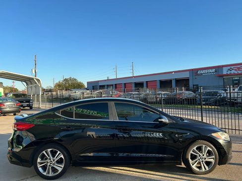 Used 2018 Hyundai Elantra Limited image 7
