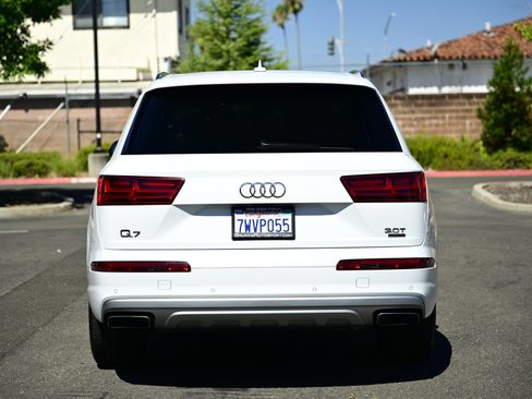 Used 2017 Audi Q7 3.0T Premium Plus w/ Premium Plus Package AWD/4WD image 6