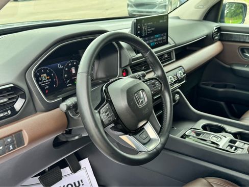 Used 2025 Honda Pilot Elite image 32