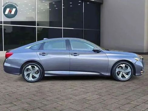 Used 2018 Honda Accord EX image 6