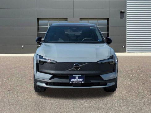 New 2026 Volvo EX30 Cross Country Ultra image 2