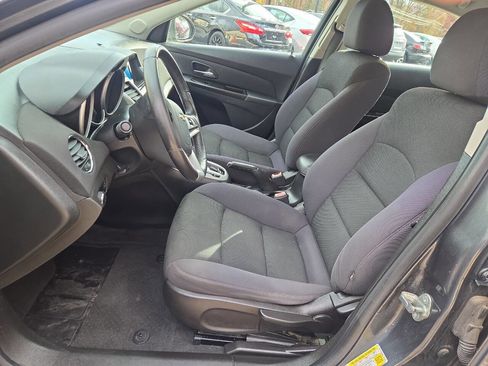 Used 2013 Chevrolet Cruze LT image 15