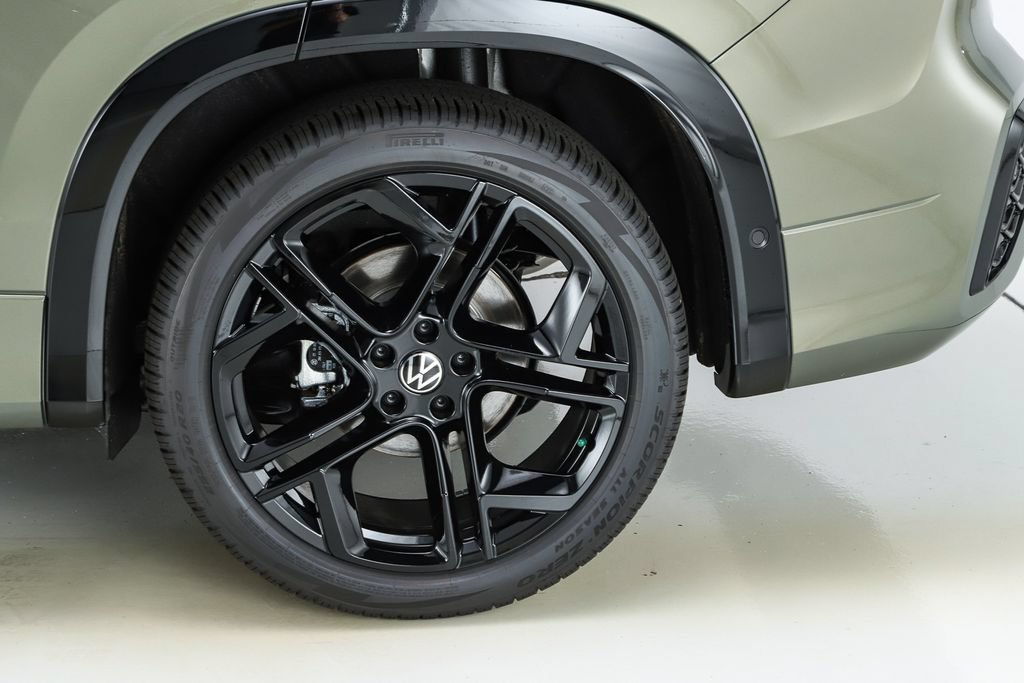 New 2026 Volkswagen Tiguan SE R-Line FWD image 6