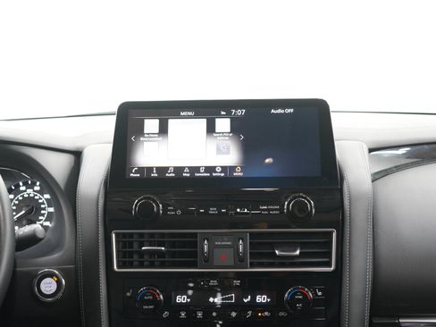 Used 2024 INFINITI QX80 Luxe AWD/4WD image 16
