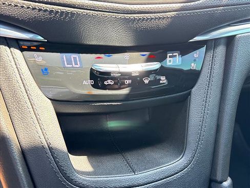 Certified 2020 Cadillac XT5 Premium Luxury AWD/4WD image 15