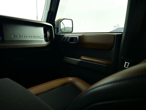 Used 2023 Ford Bronco Outer Banks image 12