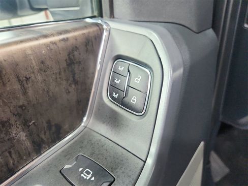 Used 2024 Ford F250 Lariat w/ Chrome Package image 21