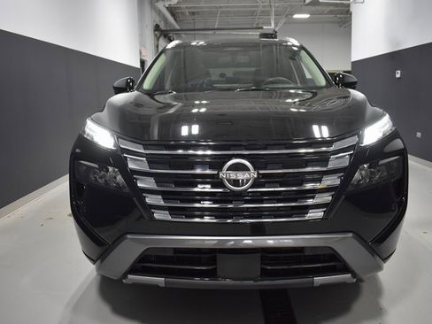 Certified 2025 Nissan Rogue SL w/ Tech Package image 6