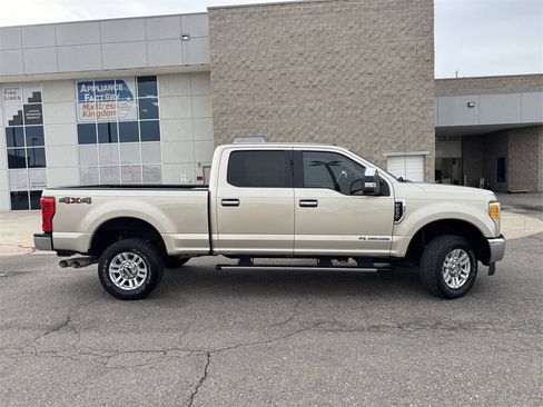 Used 2017 Ford F250 XLT image 5