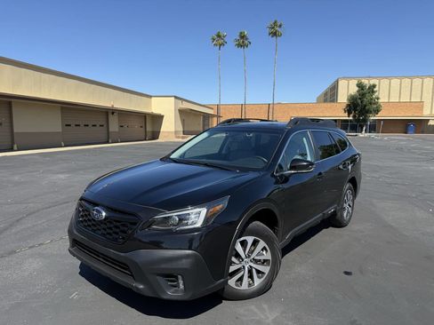 Used 2022 Subaru Outback Premium AWD/4WD image 3