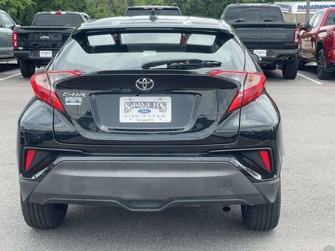 Used 2022 Toyota C-HR XLE FWD image 5