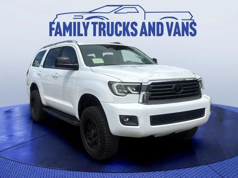 Used 2019 Toyota Sequoia SR5 AWD/4WD image 7