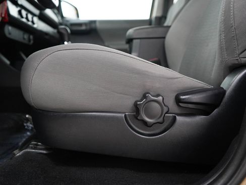 Used 2019 Toyota Tacoma SR5 RWD image 21