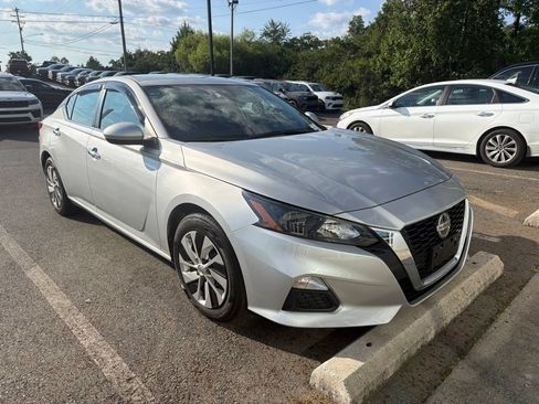 Used 2022 Nissan Altima 2.5 S FWD image 2