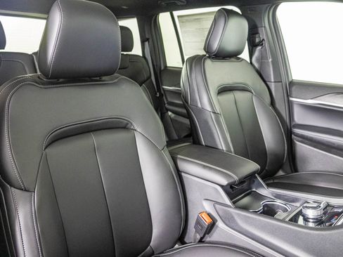 New 2025 Jeep Grand Cherokee Limited image 42