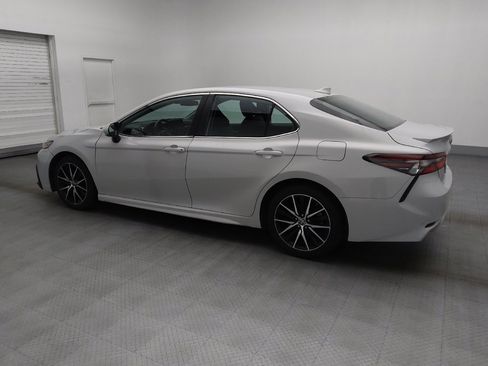 Used 2023 Toyota Camry SE FWD image 3