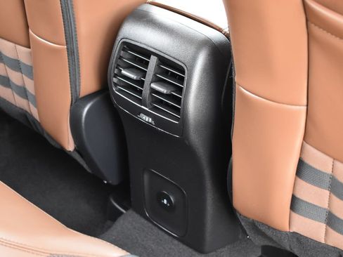 Certified 2025 Ford Bronco Sport Outer Banks w/ Outer Banks Tech Package+ AWD/4WD image 30