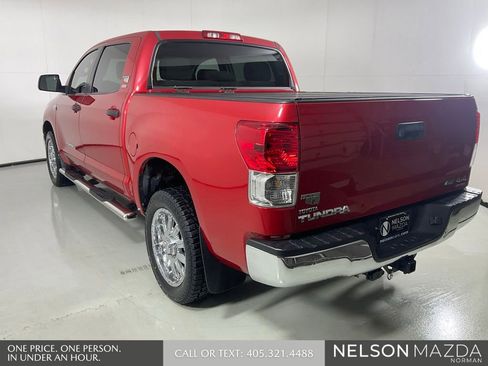 Used 2012 Toyota Tundra 4x4 CrewMax w/ SR5 Pkg image 8