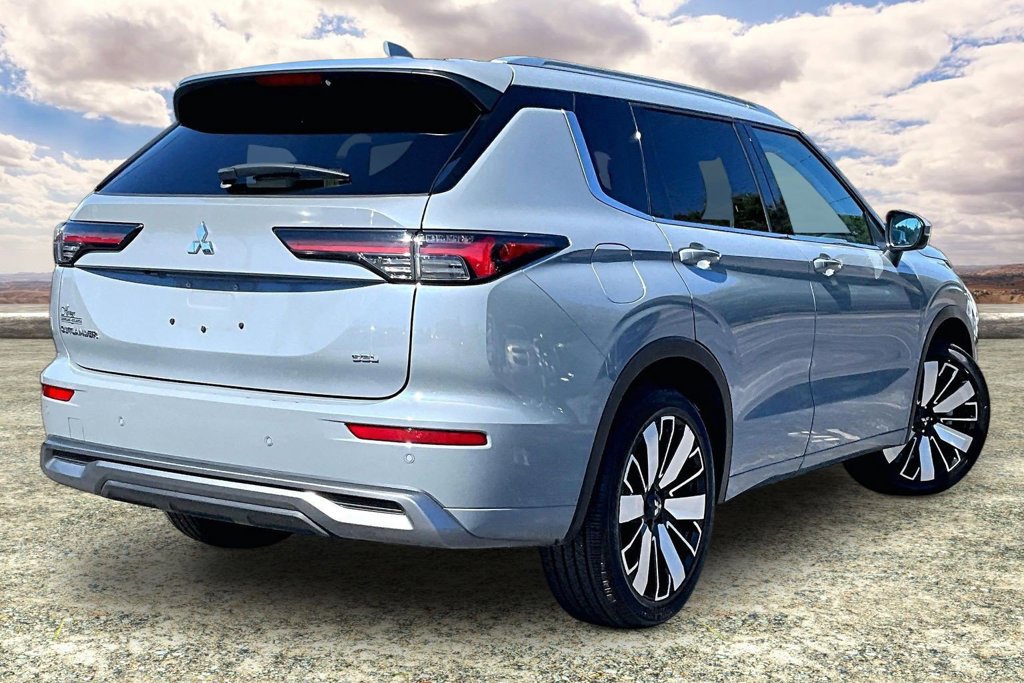 Used 2025 Mitsubishi Outlander SEL FWD image 5