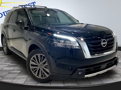 Used 2022 Nissan Pathfinder SL w/ SL Premium Package AWD/4WD image 3
