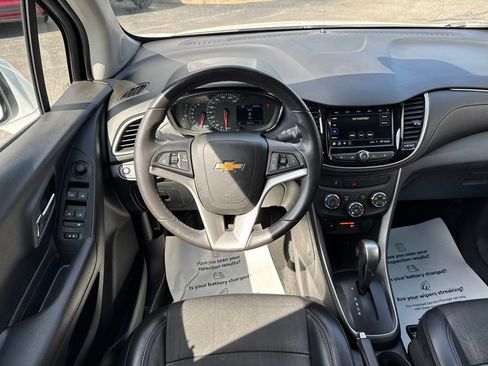 Used 2019 Chevrolet Trax LT w/ LT Convenience Package AWD/4WD image 25
