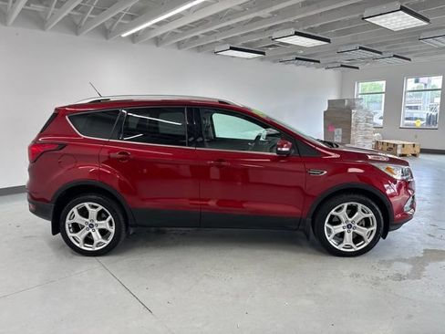 Used 2019 Ford Escape Titanium AWD/4WD image 17
