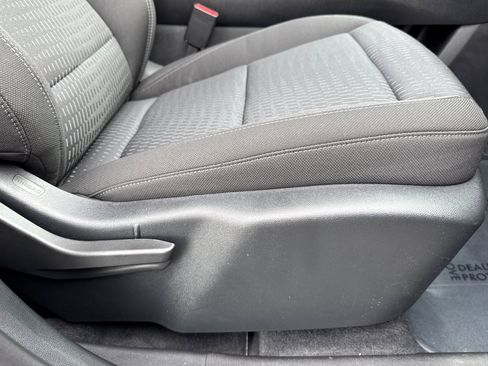 Used 2026 Chevrolet Equinox LT image 23