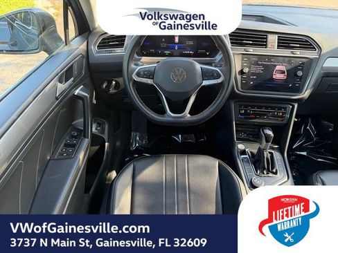 Certified 2024 Volkswagen Tiguan SE AWD/4WD image 15