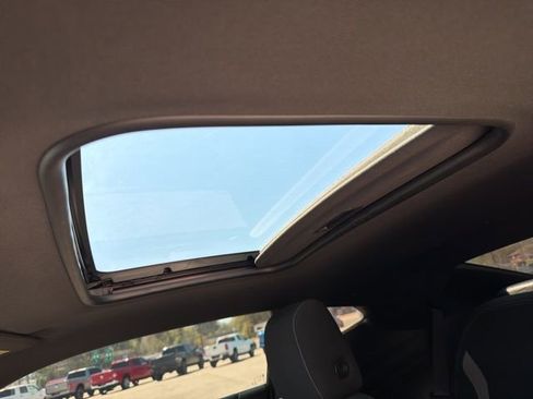 Used 2022 Chevrolet Camaro LT image 13