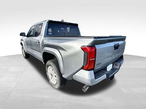 Used 2024 Toyota Tacoma SR5 AWD/4WD image 4