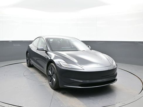 Used 2025 Tesla Model 3 Long Range image 3