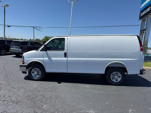 New 2026 Chevrolet Express 2500 RWD image 3