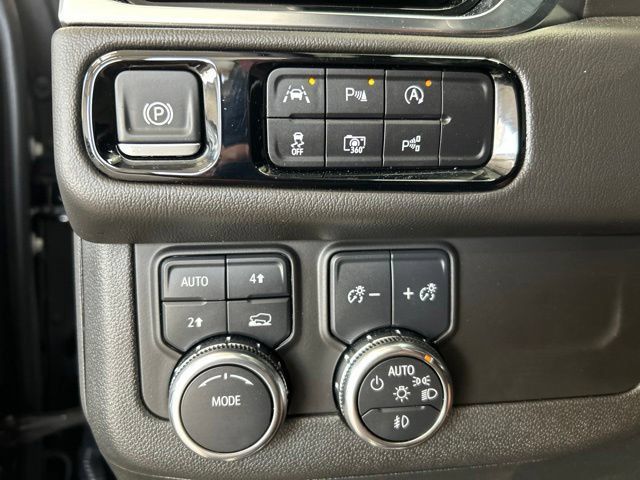 Used 2025 GMC Yukon XL Denali w/ Sun & Power Step Package AWD/4WD image 18