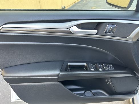 Used 2018 Ford Fusion SE w/ Equipment Group 602A image 28