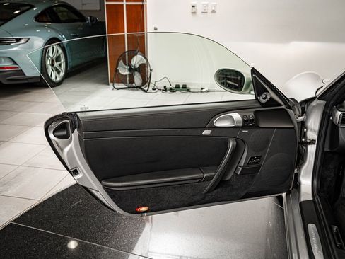 Used 2005 Porsche 911 Carrera S image 39