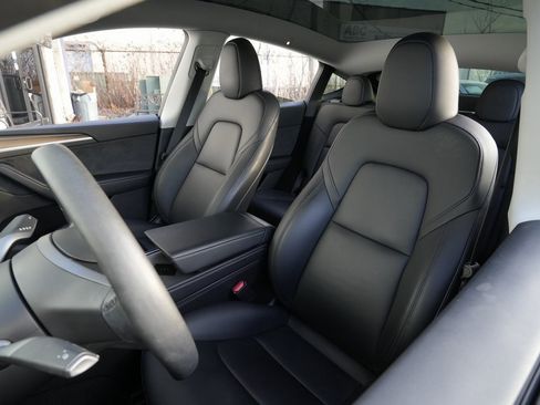 Used 2023 Tesla Model Y Long Range image 33