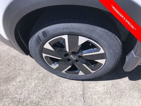 New 2025 Nissan Kicks SV w/ Illumination Package AWD/4WD image 10
