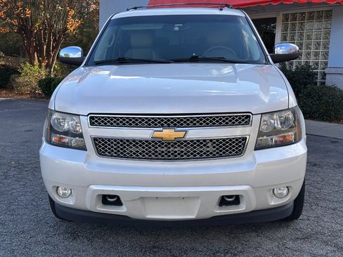 Used 2012 Chevrolet Suburban LTZ image 2