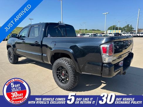 Used 2020 Toyota Tacoma TRD Sport w/ TRD Premium Sport Package AWD/4WD image 26
