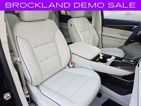 New 2026 Buick Enclave Avenir w/ Super Cruise Package image 18